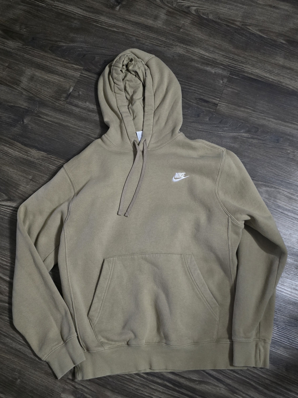 Nike Men’s Pullover Hoodie in Taupe